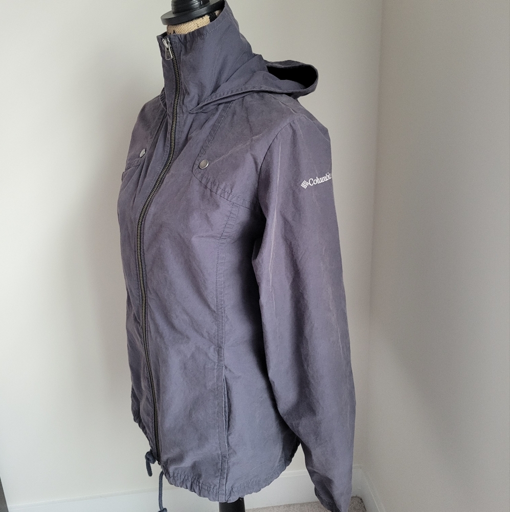 Columbia Lightweight Jacket - Picture 2 of 11